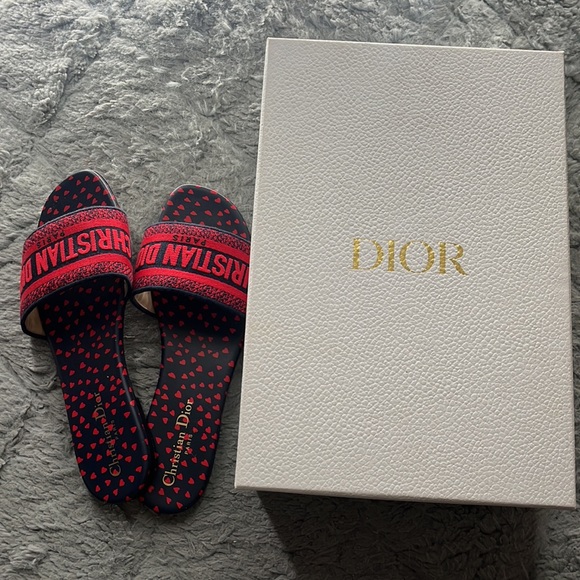 Christian Dior DWAY slides in great condition, barely worn! - Picture 4 of 5